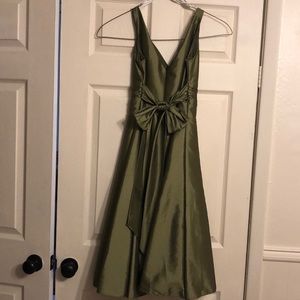 Size 2 David’s Bridal dress.